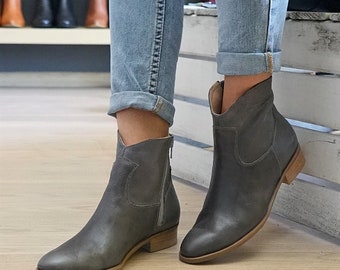 Sona - sale 8 US,women boots,leather ankle boots,short ankle boots,women flat boots,anna maratti boots,black women boots,brown flat boots