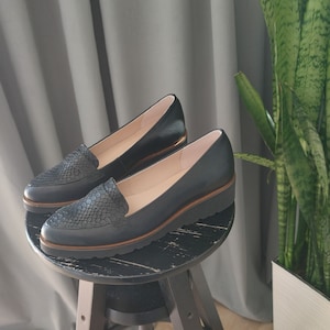 Vena - sale 8 US women loafers,leather slip one,pointed toe black shoes,black slip on,black women shoes,women black loafers,black moccasins