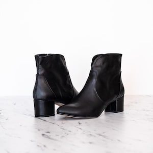Arte - sale 8 US leather boots,Wedding white boots,Black ankle shoes,Block heels ankle boots,block heel boots,women boots,Anna Maratti shoes