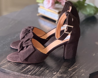 Schokolade Wildleder Sandalen,Block Heels Sandalen,Knöchel Riemen Heels Sandalen,braune Wildleder Heels,Anna Maratti Schuhe, Rila