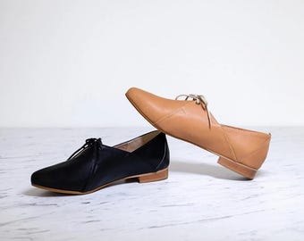 ローファー・オックスフォード KHAITE Women Laced up Shoes F4054931L931200 Black KHAITE Women Laced up Shoes F4054931L931200 Black (KHAITE