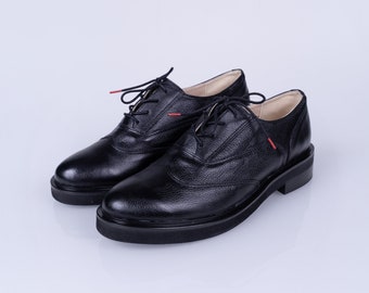 Hugo - women oxfrods,platform tie shoes,women platform shoes,black platform shoes,women black shoes,black oxfrods,flat black women shoes