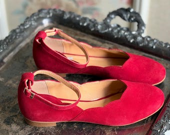 Sapatilhas de camurça vermelha, sapatos vermelhos com tira no tornozelo, sapatilhas pretas, sapatilhas vermelhas com tira no tornozelo, sapatos Anna Maratti, Dana