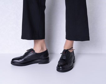 Hugo - women oxfrods,platform tie shoes,women platform shoes,black platform shoes,women black shoes,black oxfrods,flat black women shoes