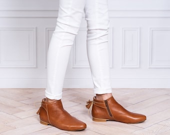 Short flat boots deals