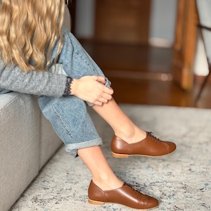 Cognac Leather Women Oxford Shoes, Coco