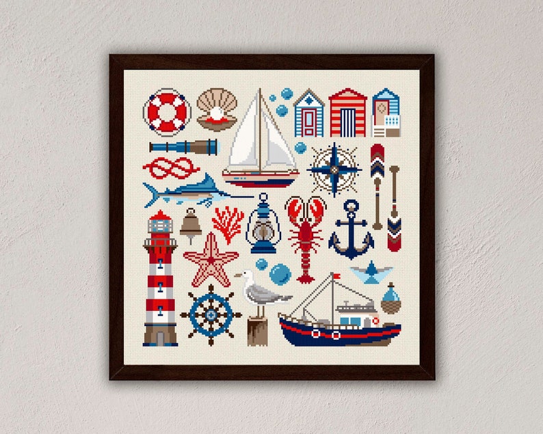 K&ouml;nnte beinhalten: Eine bunte Illustration von nautischen Symbolen, darunter ein Leuchtturm, ein Segelboot, ein Anker, ein Kompass, Muscheln, ein Hummer, ein Fisch und eine M&ouml;we. Die Symbole sind in quadratischer Form auf wei&szlig;em Hintergrund angeordnet.