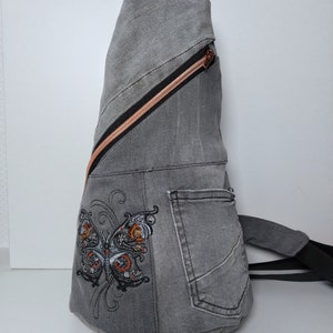 Crossbody Bag Rucksack Handtasche aus Jeans mit Stickerei Bild 7