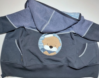 Cozy hooded sweat jacket in size. 98 with Otter Button