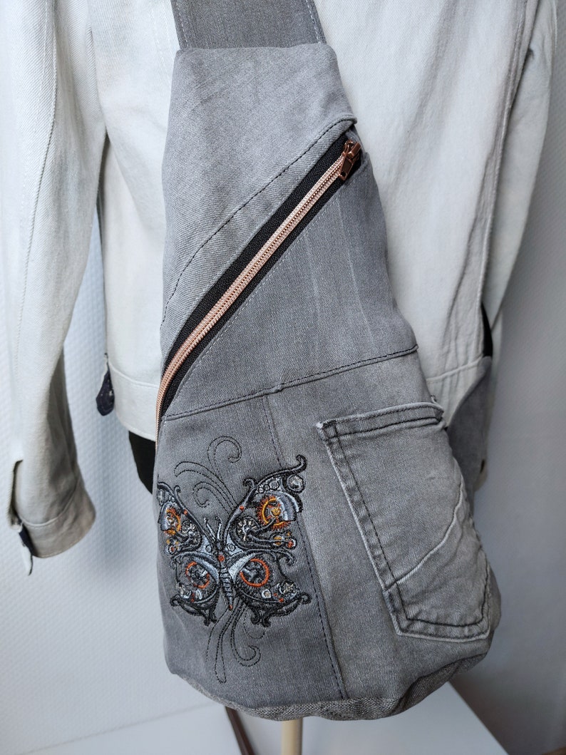 Crossbody Bag Rucksack Handtasche aus Jeans mit Stickerei Bild 5