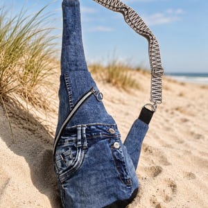 Crossbody Bag Rucksack – Handtasche aus Jeans mit verstellbarem Ethno-Gurt, Unikat