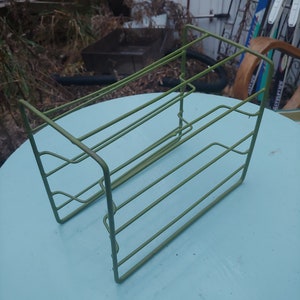 Vintage green Rubbermaid Coated Wire Rack Holds 6 Boxes Foil,Wax Paper, Foil mid Century kitchen