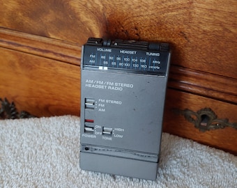 General Electric Portable FM/AM Radio Walkman - Works Great - Small Travel Radio Reciever 80's