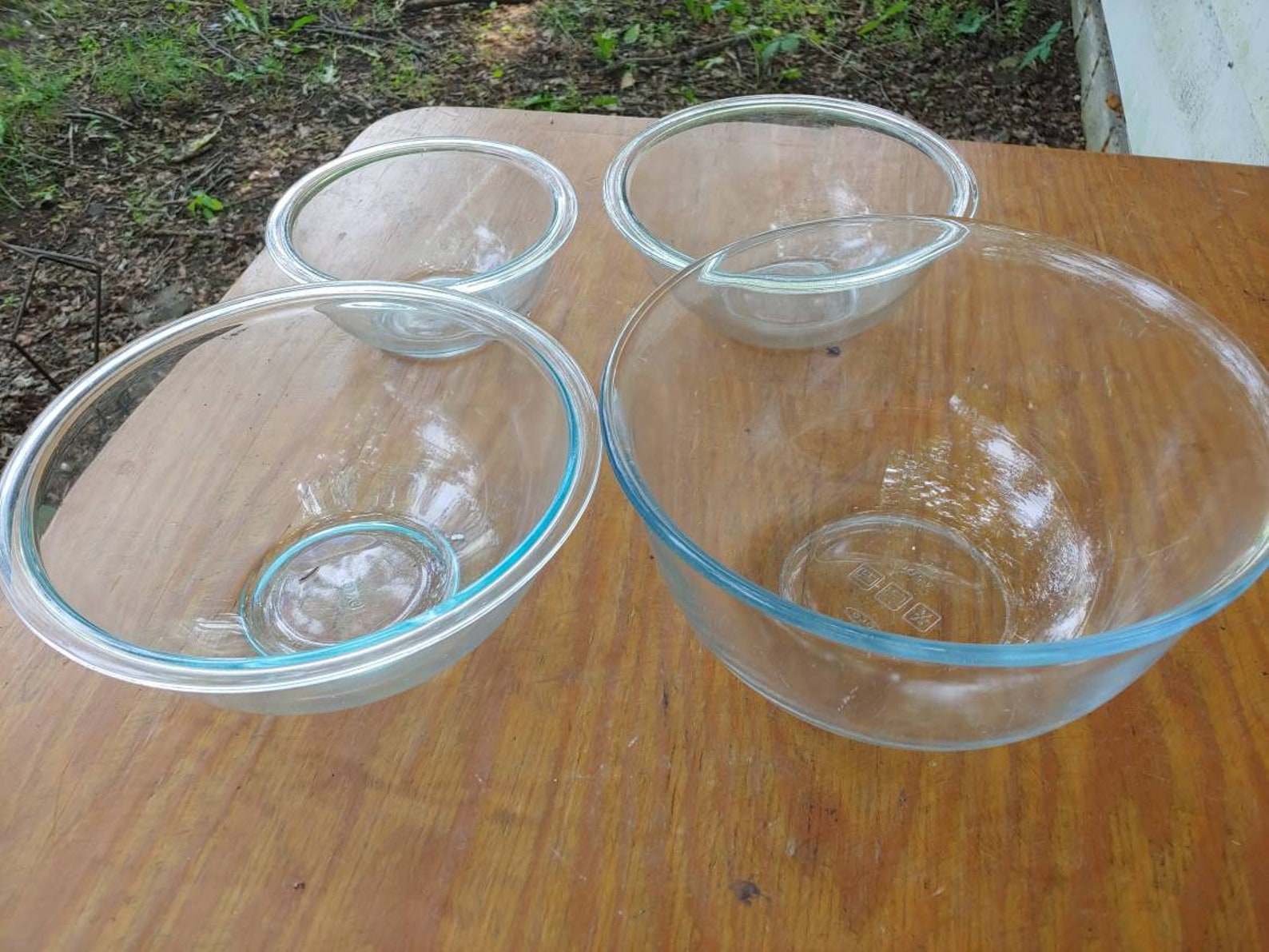 clear glass nesting bowls