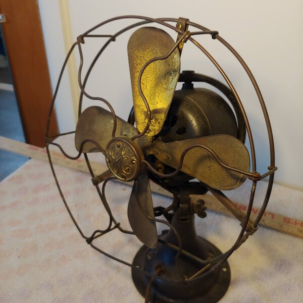 Antique general electric 1914 AC electric fan 13"3 speeds brass and cast iron fan