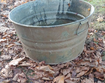 large galvanized round tub,vintage galvanized wash tub,outdoor planter,garden decor,zinc wash tub,primitive decor, farmhouse decor w virgina