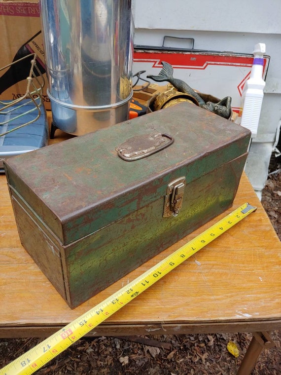 Vintage Green Chippy Paint Tool Box Metal Carrier Rustic Metal Etsy