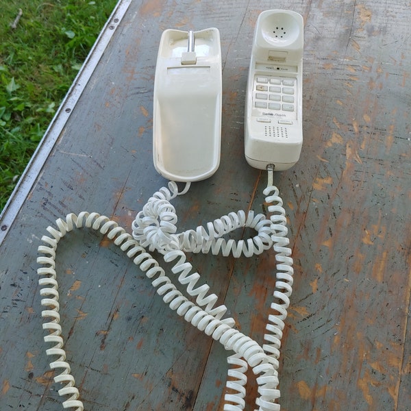 Vintage telephone push button phone mid century 1980s radio shack cream white color wall desk mount telephone