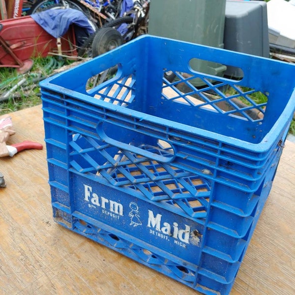 Vintage Milk Crate / Dairy Detroit Crate / Rustic Farmhouse Storage dated original free shipping