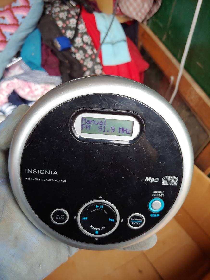 その他 Insignia NS-P5113 Portable CD Player with FM Tuner and MP3 Playback Black by Insignia wyw801m Insignia™ Portable CD Player with FM Tuner and MP3 Playback