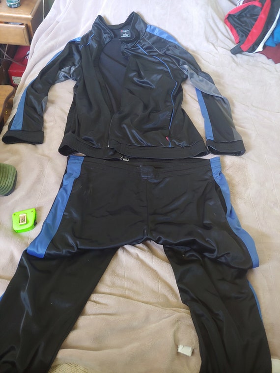 1990s mens tracksuit black,and blue striped xl siz