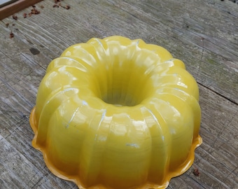 Vintage Yellow orange Metal Bundt Cake Pan