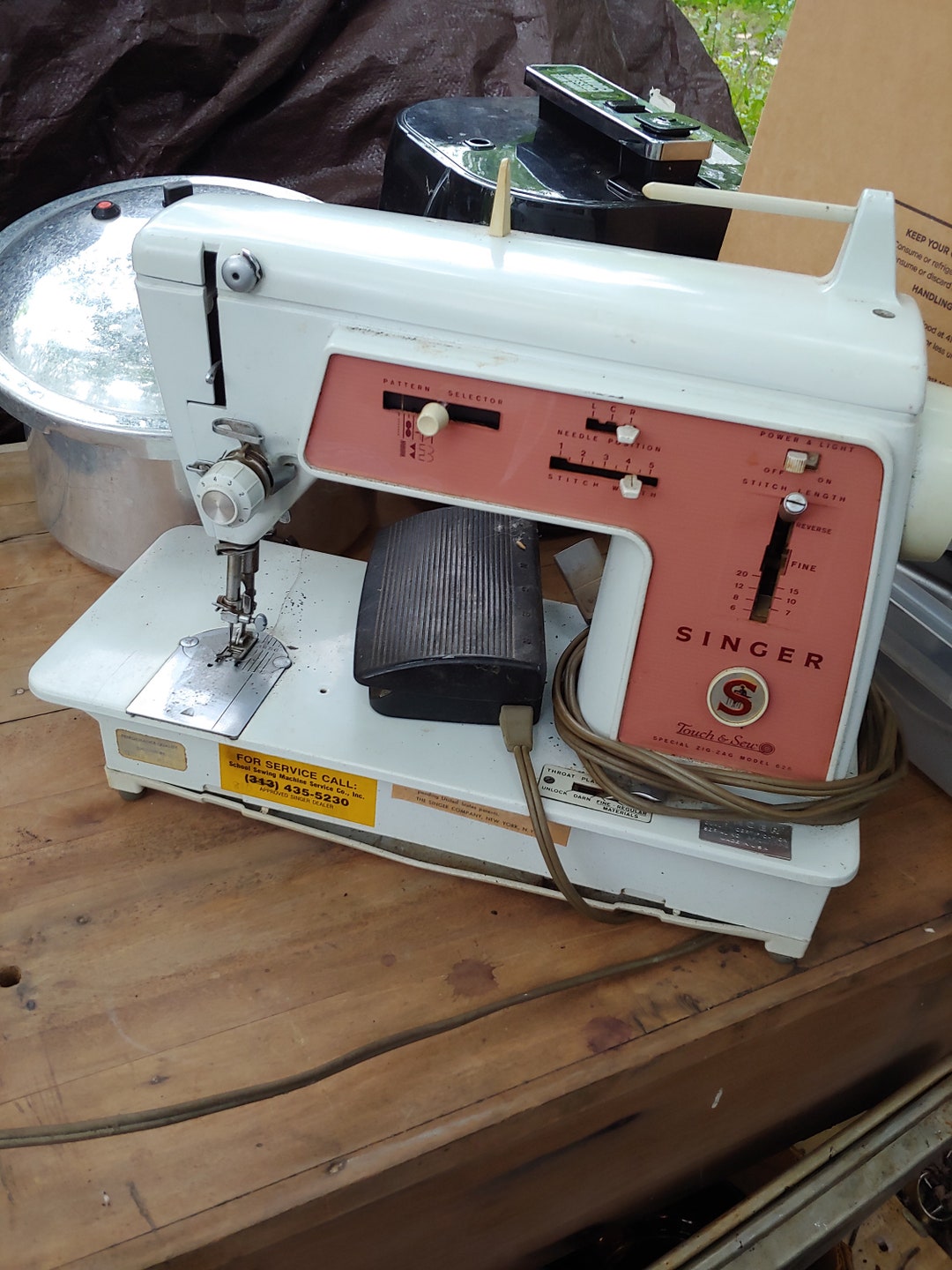 Vintage Singer Touch & Sew, Special Zigzag Model 626 Pink White Free