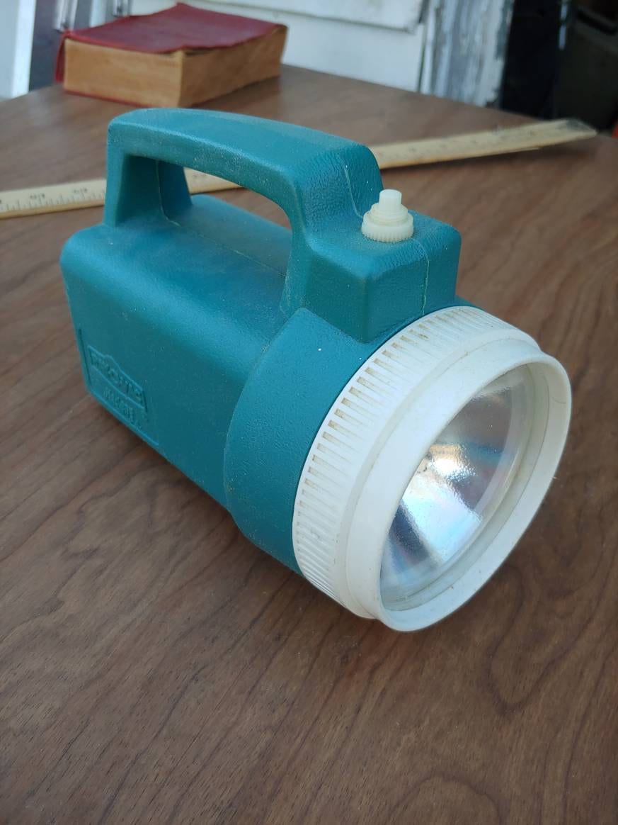 Vintage RAY-O-VAC Nite Hawk No. L295 Lantern/flashlight 60s 