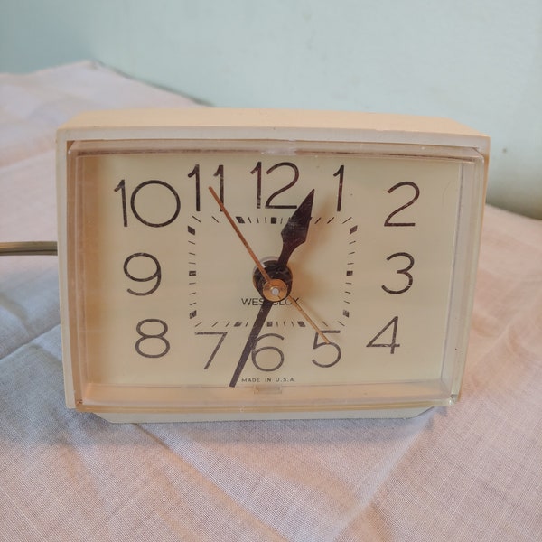 Vintage Westclox Bold II Dialite Electric Alarm Clock Model 22190 Made in USA