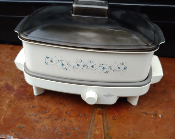 West Bend Slow Cooker Plastic Lid Griddle Base Flowers, 5 Settings
