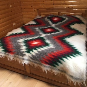 Handwoven Hutsul Coverlet Wool Bedspread, Fluffy Bed Cover, Woven Ethnic Carpet, Room Decor, Woolen Blanket, Natural Wool Bedspread Cover
