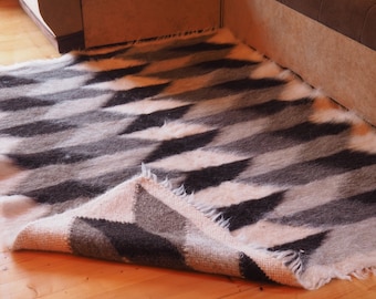 Handwoven Wool Blanket, Sheep Wool Blanket, Ethnic Carpet, Room Decor, Natural Bedding, Organic Wool Queen Blanket, Natural Wool Blanket