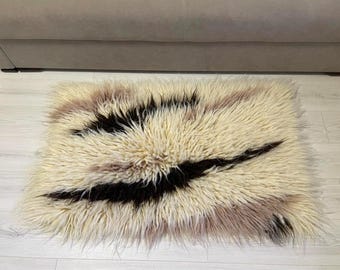 Fluffy Woolen Rug, Fireside Cover, Warm Carpet, Cozy Rug, Natural Wool, Handwoven Gift for Dear