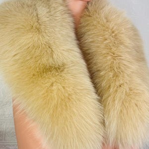 Elegant soft fox fur collar scarfbeige, detachable fluffy fur wrap, luxury warm fur stole