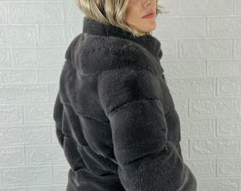 Luxurious gray mink fur jacket short with collar for women personalized full skin pelts mink jacket timeless style and elegance
