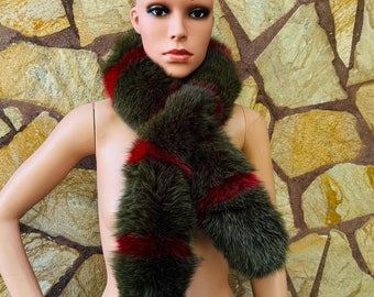 LUXURIOUS Real Fox Fur Scarf Green Red – Cozy Winter Wrap – Luxurious, Sustainable Fashion Statement