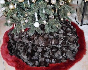 Round Silver Fox Fur Christmas Rug for Tree with red detailing – Cozy Real Fur Rug for Holiday Charm - Xmas Gift