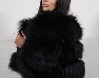 Luxurious Alpaca Sheepskin cropped fur jacket black with leather lines short handmade luxury real fur women statement fashion