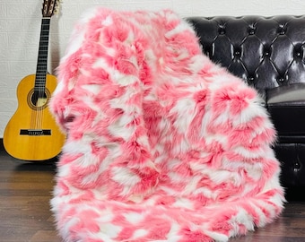 Elegant Fox Fur Throw Blanket Pink White Combination Scandinavian Decor Luxury Home