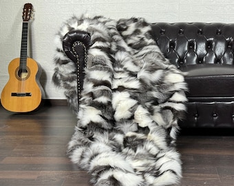 Luxurious DOUBLE SIDED Real FOX Fur Blanket Throw Black White - Personalized Handcrafted Warmth for Home Decor - Organically Farmed Fox Fur