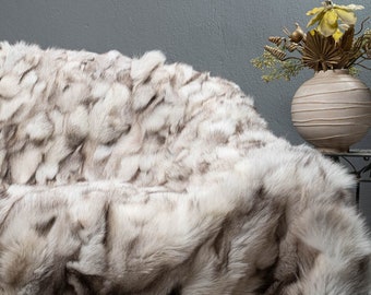 Real Fox Fur Throw • Personalized Genuine Fur Throw Rug • Housewarming Gift • Handmade Vintage Fur Throw for Living Room n Bedroom