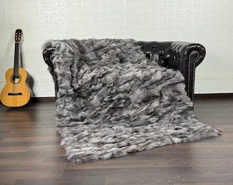 Real Gray Fox Fur Throw • Personalized Genuine Fur Throw Rug • Housewarming Gift • Handmade Vintage Fur Throw for Living Room n Bedroom