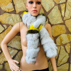 GORGEOUS Real Fox Fur Scarf Natural & Green Yellow – Cozy Winter Wrap – Luxurious, Sustainable Fashion Statement