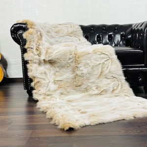 Luxurious beige fox fur real throw blanket pattern design soft bedspread & fox fur rug for living room and bed decor