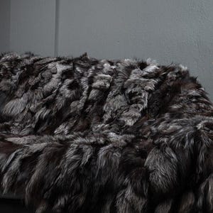 Silver fox fur real throw blanket luxurious bedspread fox fur rug for living room and bed decor