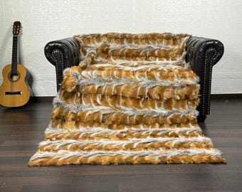 Luxurious Real FOX Fur Blanket Throw - Personalized Handcrafted Warmth for Home Decor - Organically and Ethically Farmed Fox Fur