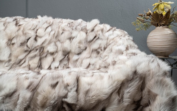 Real Fox Fur Throw • Personalized Genuine Fur Throw Rug • Housewarming Gift • Handmade Vintage Fur Throw for Living Room n Bedroom