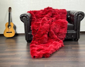 Real Fox Fur Throw Red • Personalized Genuine Fur Throw Rug • Housewarming Gift • Handmade Vintage Fur Throw for Living Room n Bedroom