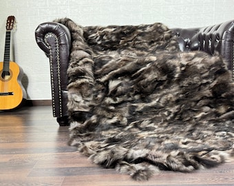 Real fox fur throw blanket in brown pattern, luxurious bedspread & fox fur rug for living room and bedroom style