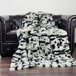 Double-sided real fur rex rabbit throw blanket chinchilla print color bedspread rabbit fur rug for living room and bed decor